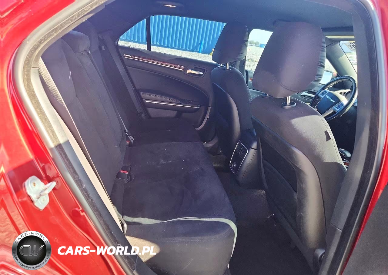 2012 Chrysler 300 VIN:2C3CCAAG4CH184546 - 10