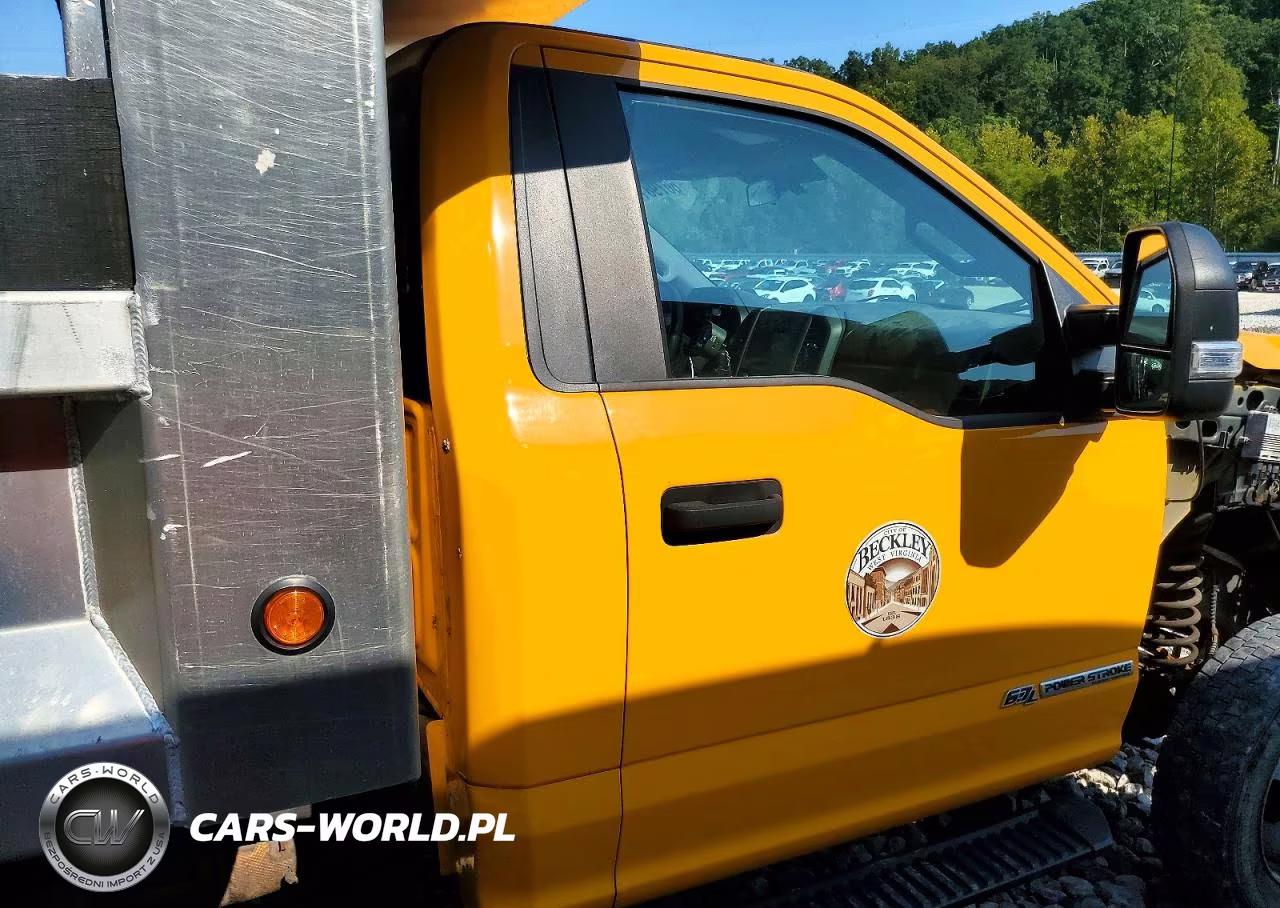2019 Ford F550 Super Duty VIN:1FDUF5HT6KEC37167 - 10