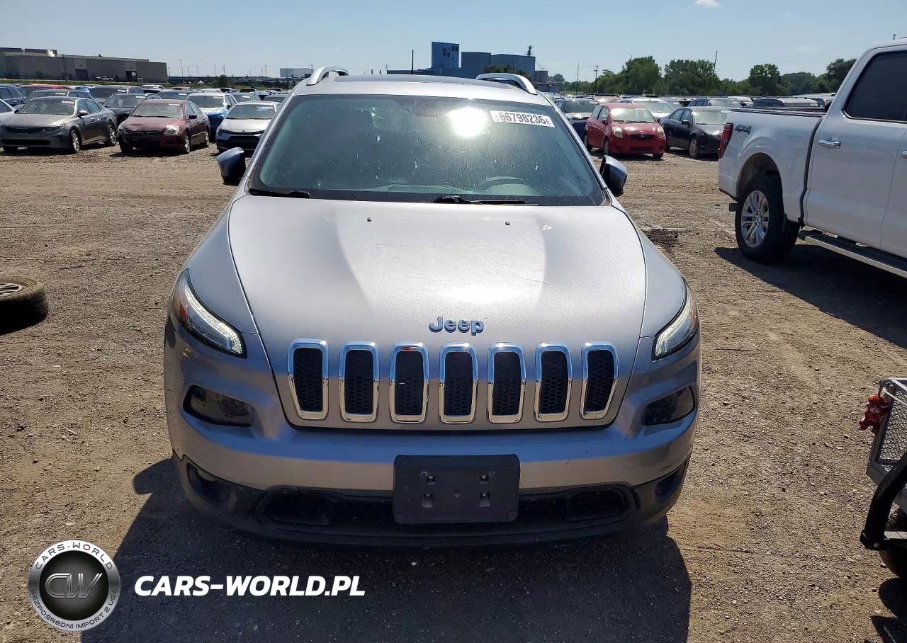 2016 Jeep Cherokee Latitude VIN:1C4PJLCSXGW189676 - 5