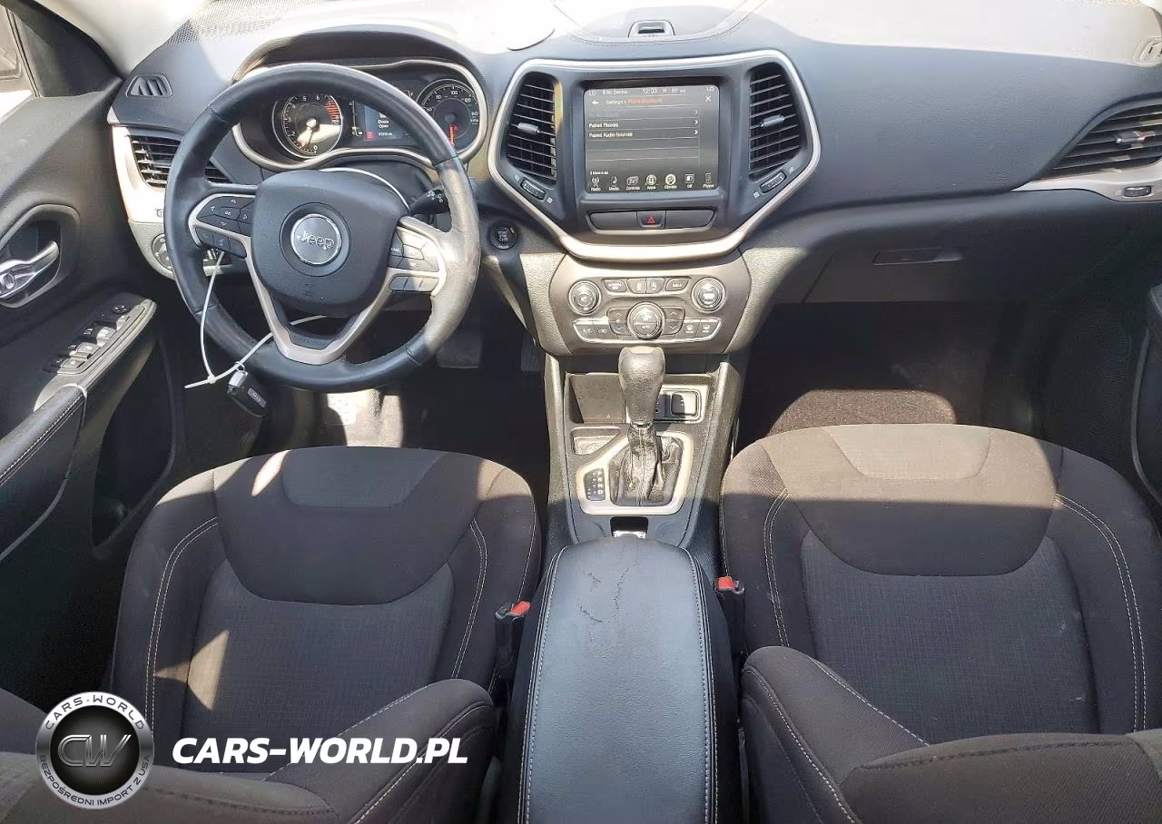 2016 Jeep Cherokee Latitude VIN:1C4PJLCSXGW189676 - 8