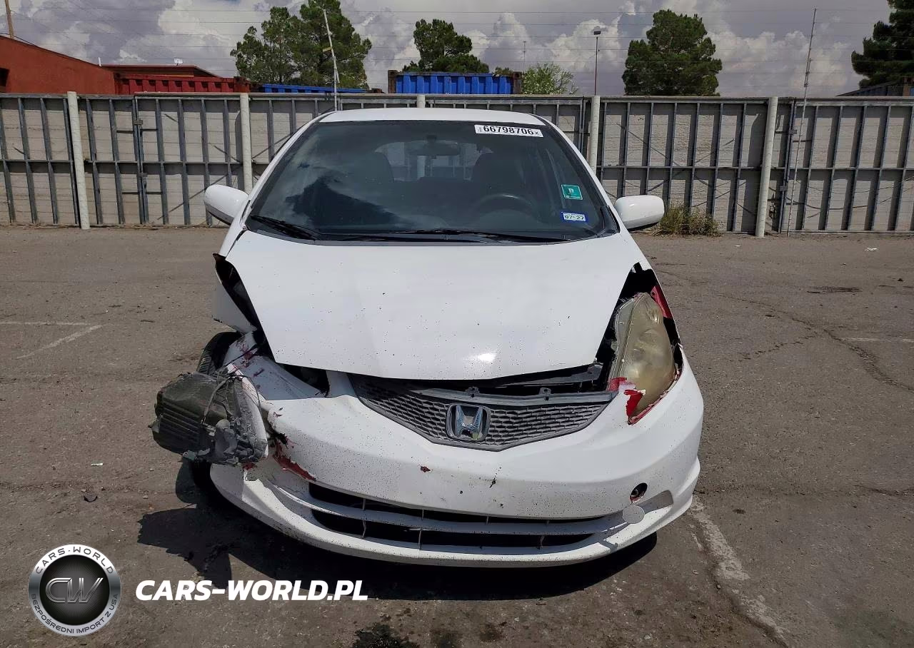 2013 Honda Fit VIN:JHMGE8H38DC059880 - 5