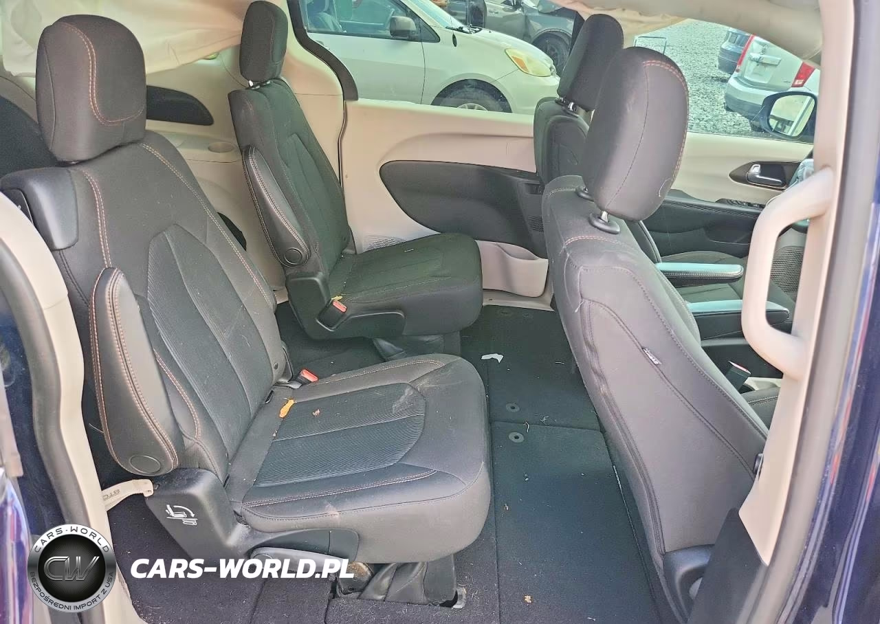 2017 Chrysler Pacifica Touring VIN:2C4RC1DG0HR708469 - 11