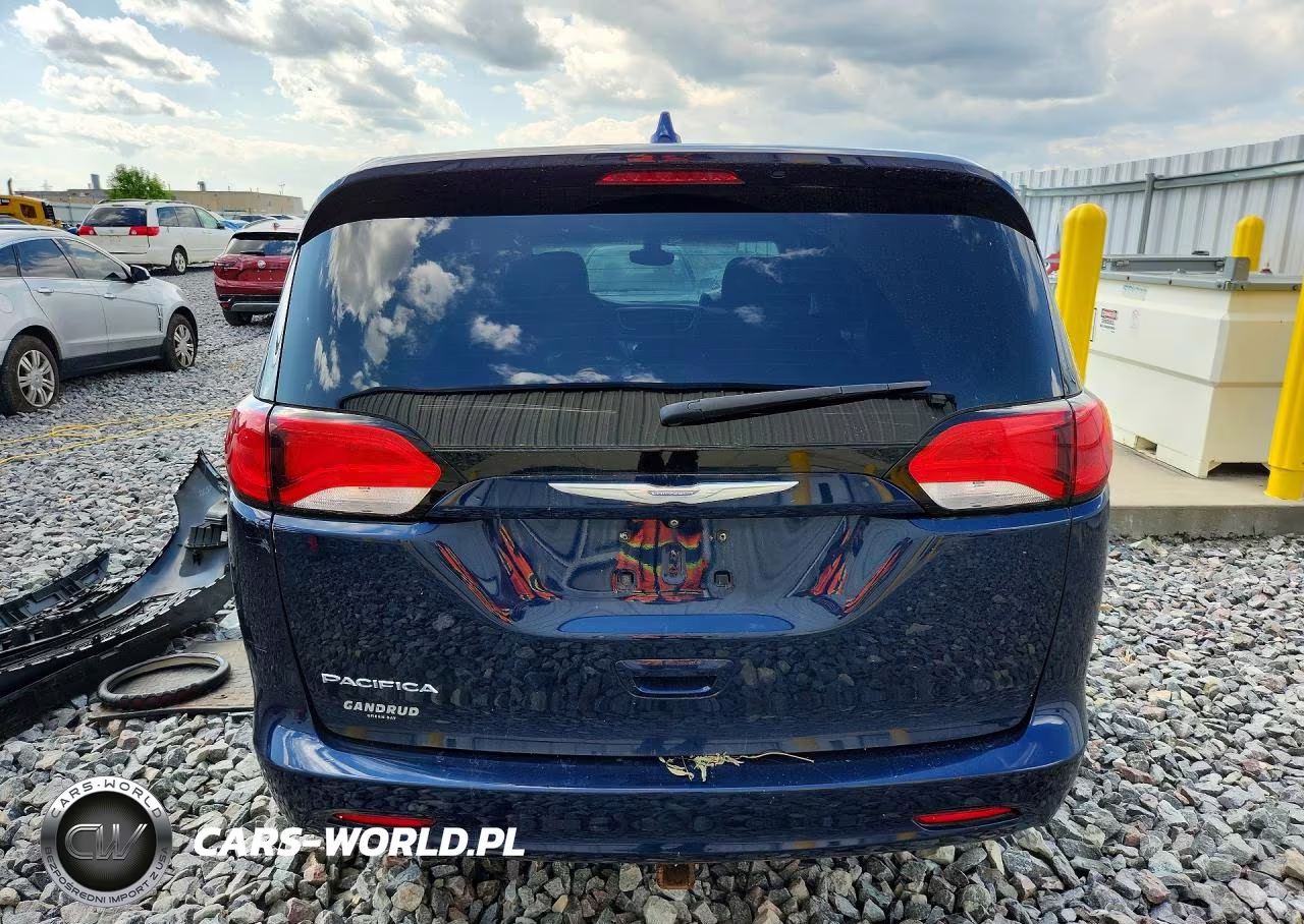 2017 Chrysler Pacifica Touring VIN:2C4RC1DG0HR708469 - 6