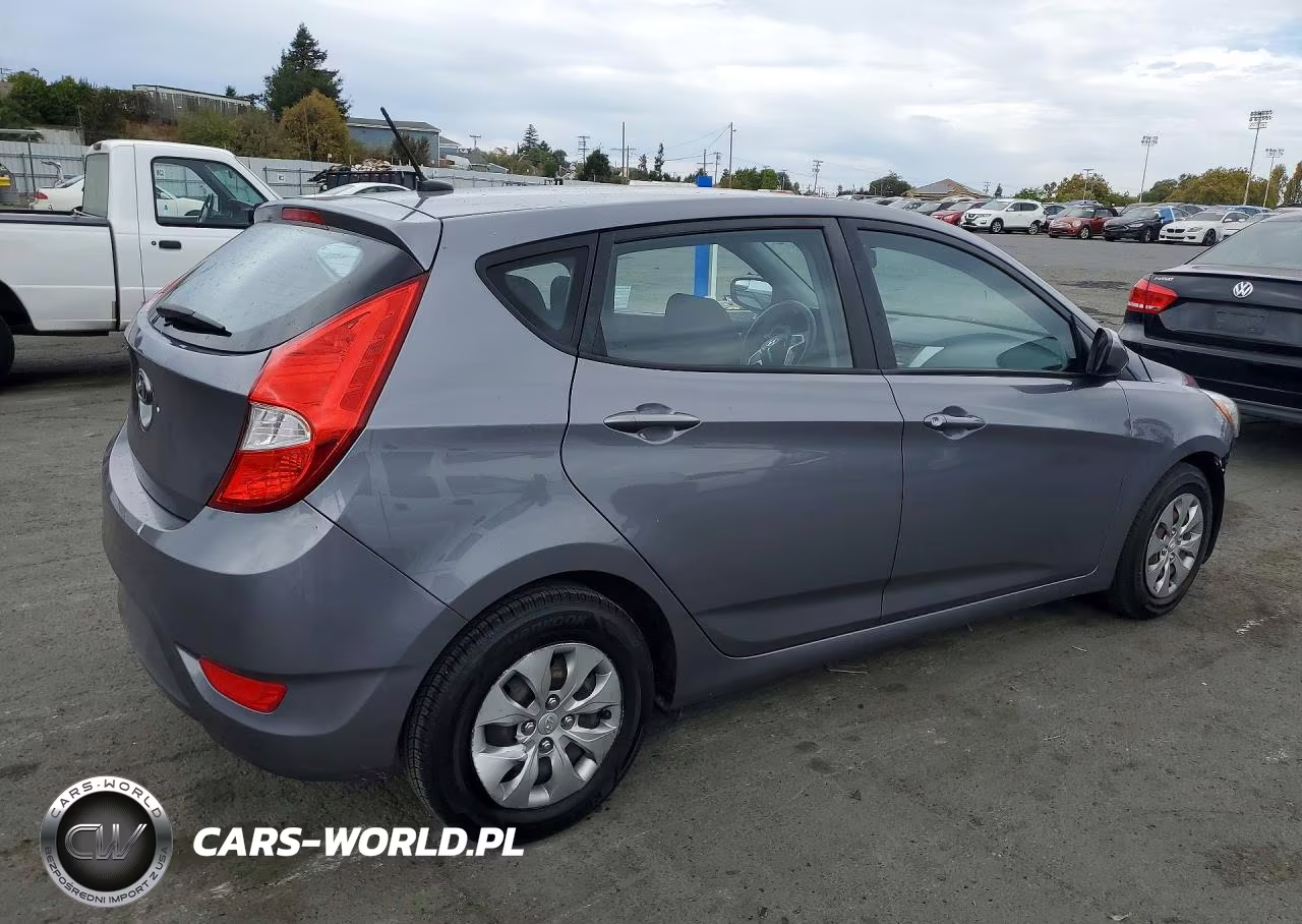 2015 Hyundai Accent Gs VIN:KMHCT5AE6FU233678 - 3