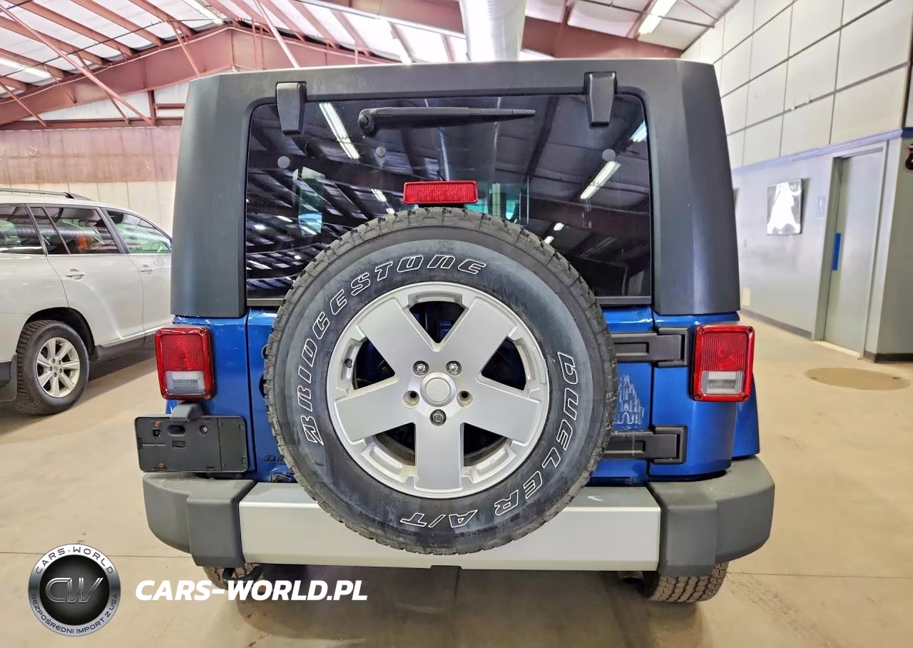 2010 Jeep Wrangler Unlimited Sahara VIN:1J4BA5H13AL162974 - 6