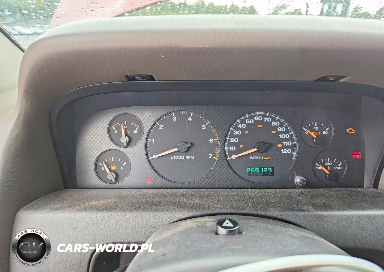 2002 Jeep Grand Cherokee Laredo VIN:1J4GW48S12C131914 - 9