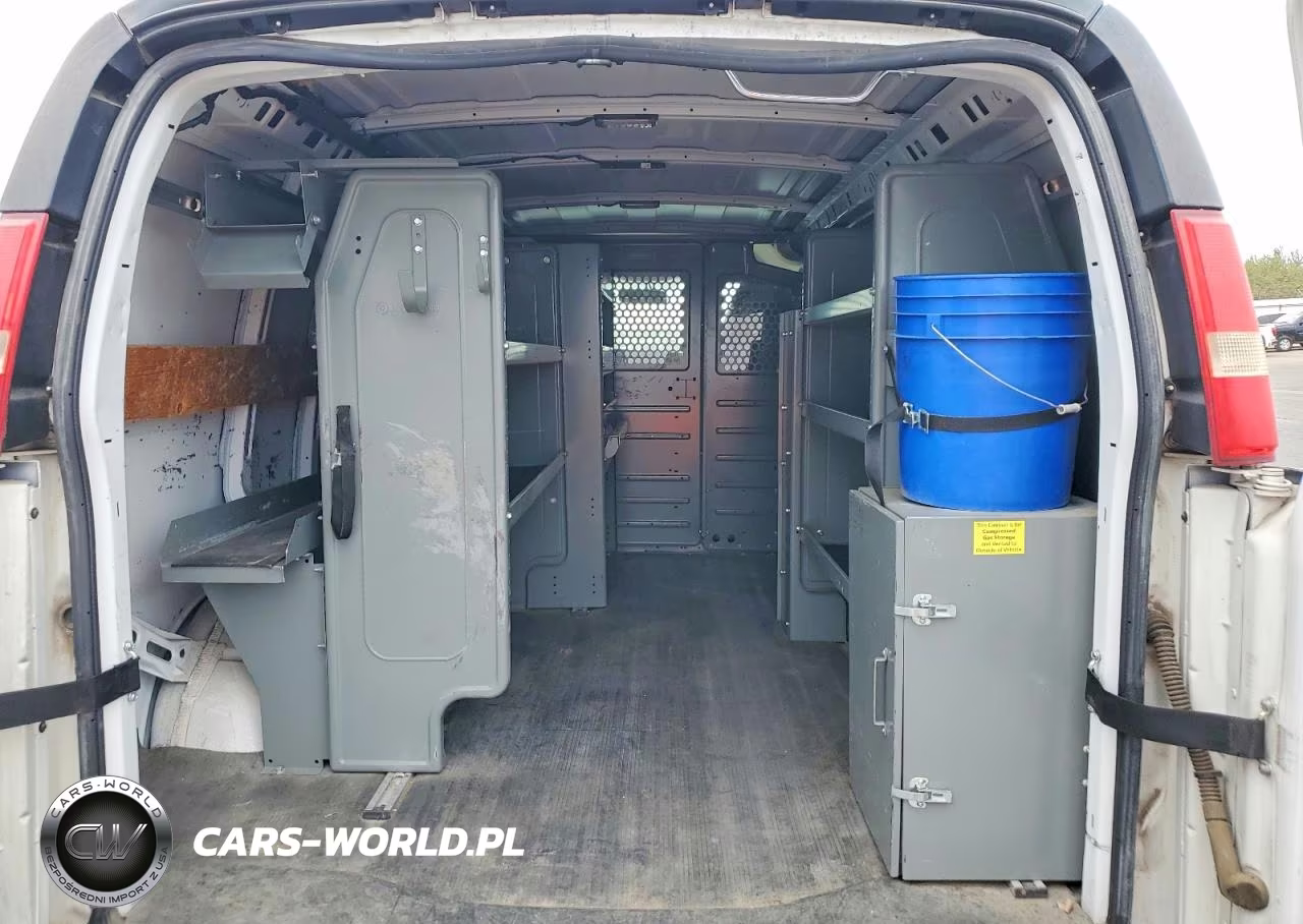 2015 Chevrolet Express VIN:1GCWGFCFXF1222444 - 10