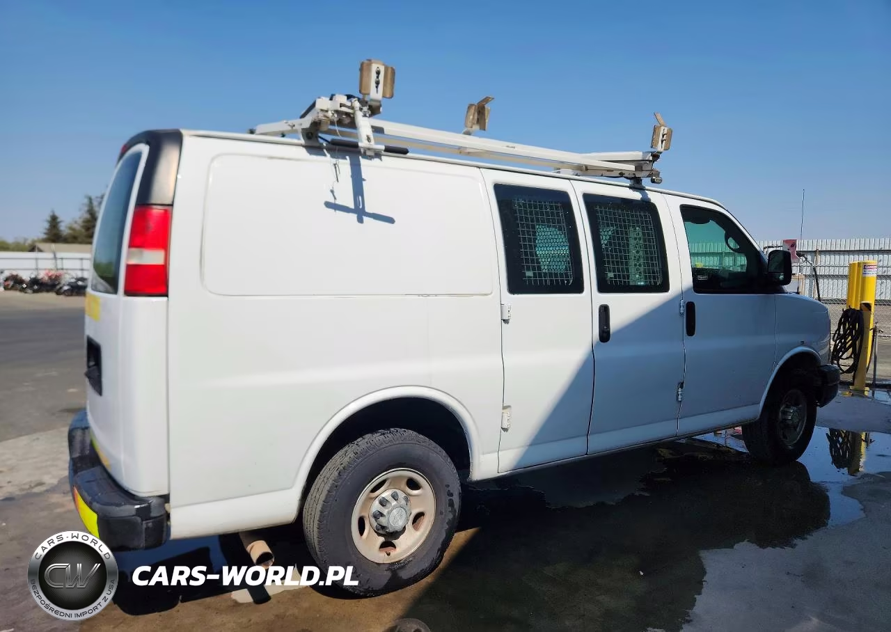 2015 Chevrolet Express VIN:1GCWGFCFXF1222444 - 3