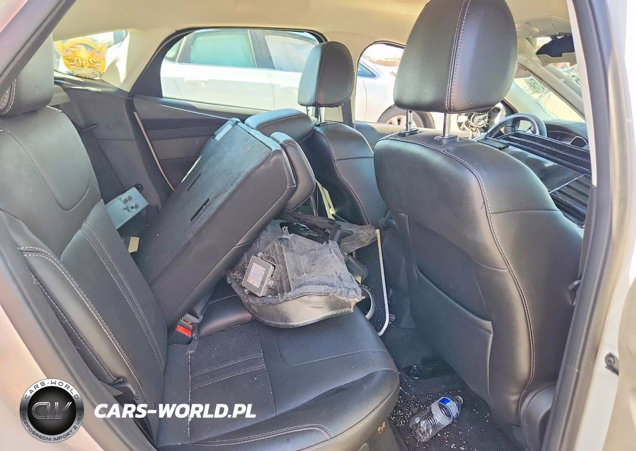 2013 Ford Focus Titanium VIN:1FADP3N24DL184068 - 10