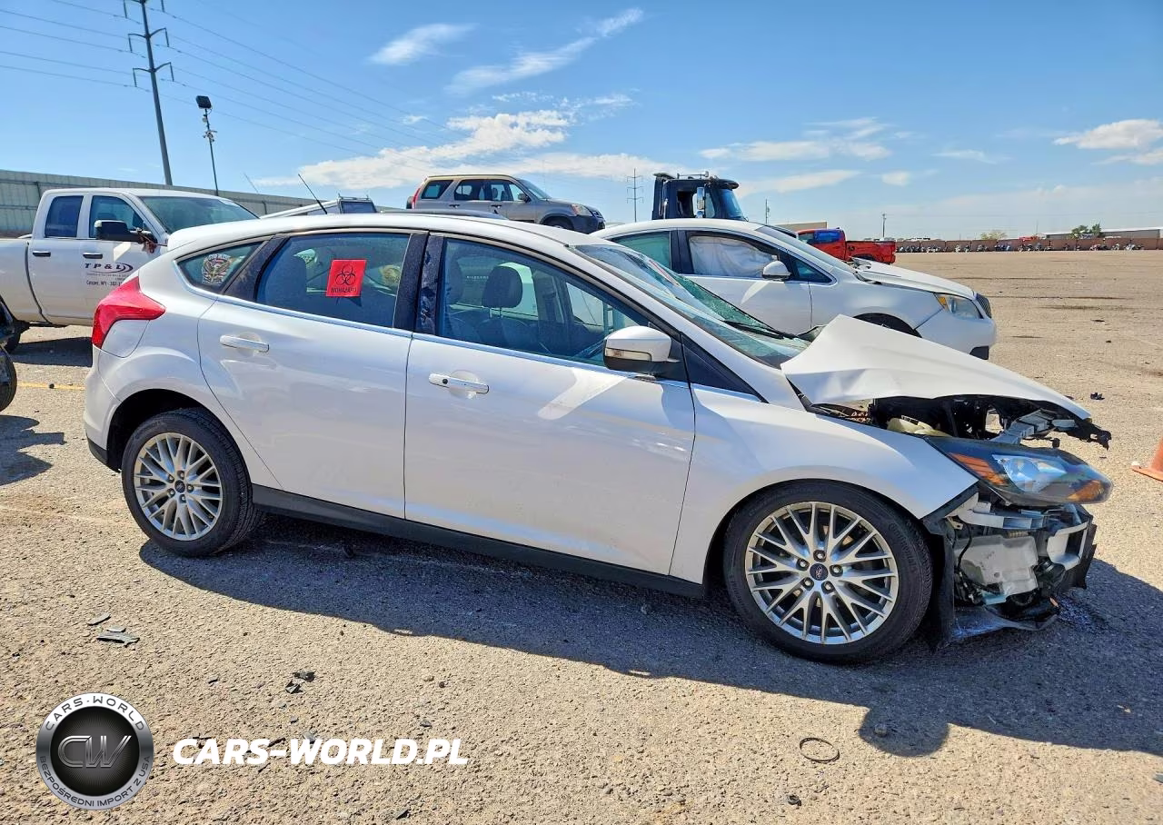 2013 Ford Focus Titanium VIN:1FADP3N24DL184068 - 4