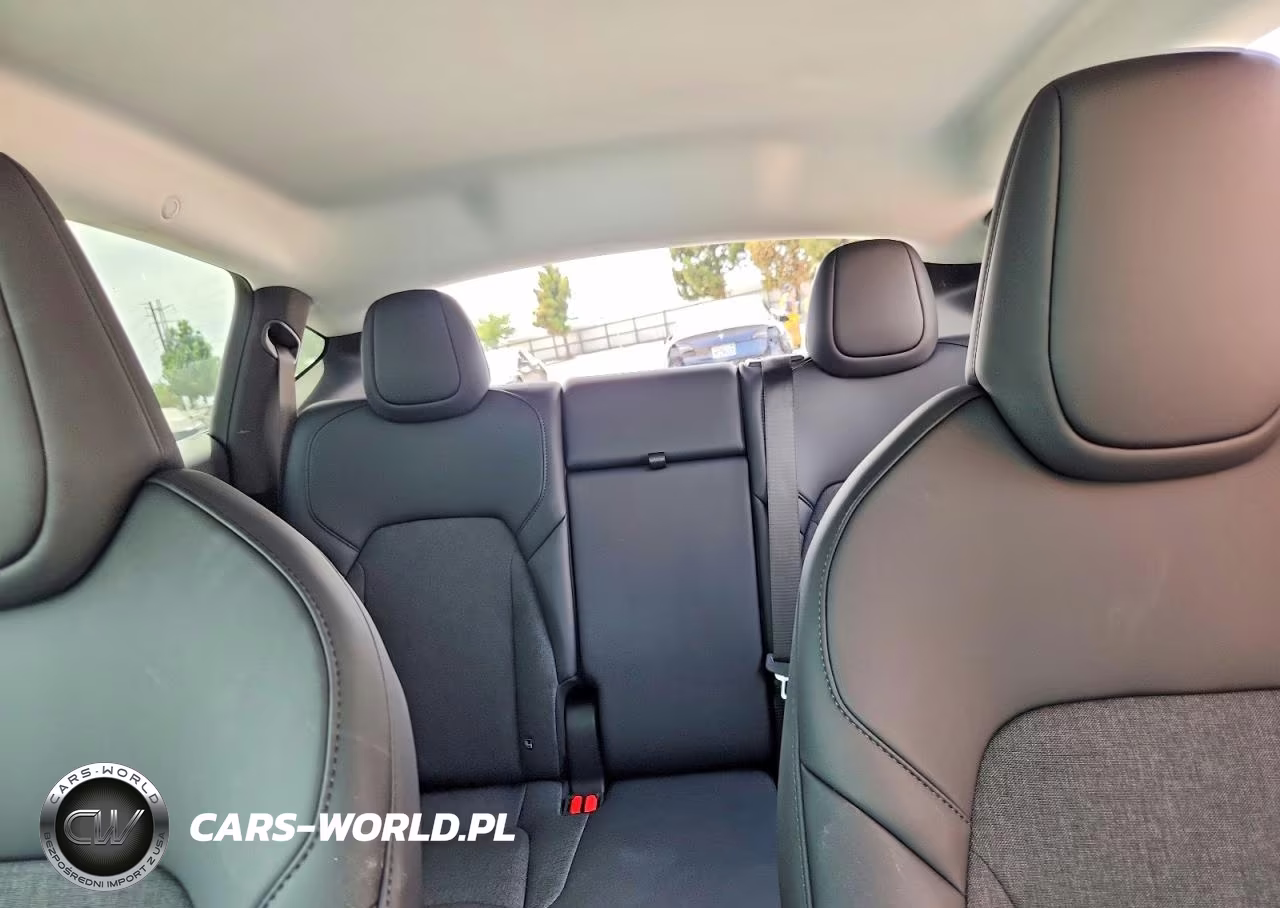 2026 Tesla Model Y VIN:7SAYGDED4TA693047 - 10