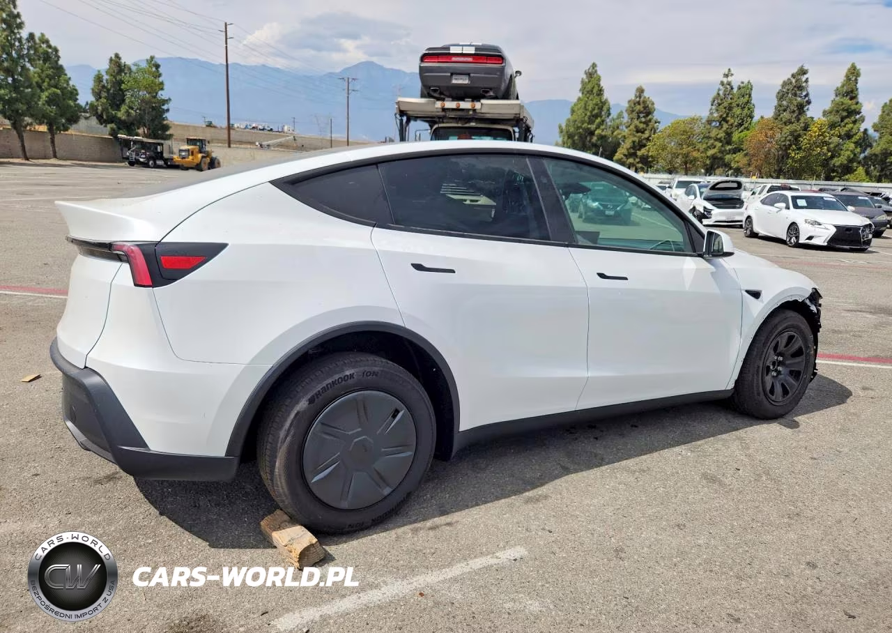 2026 Tesla Model Y VIN:7SAYGDED4TA693047 - 3