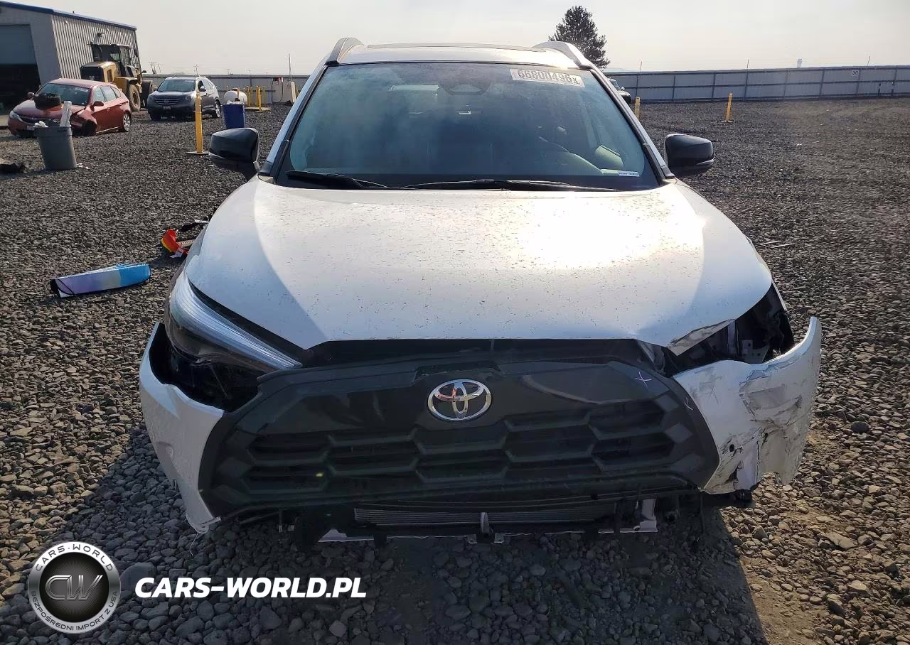 2026 Toyota Corolla Cross Xle VIN:7MUDAABG8TV196193 - 5