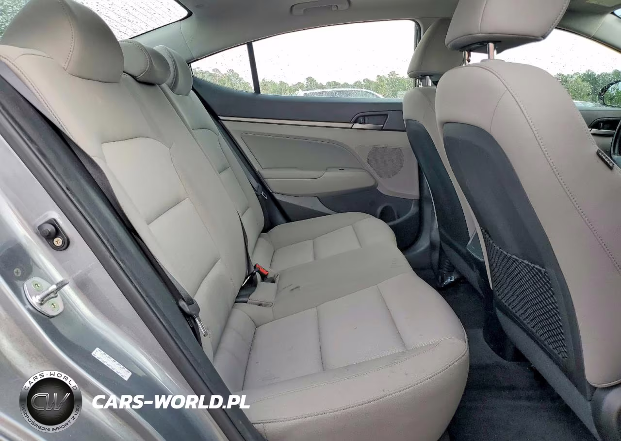 2018 Hyundai Elantra Value Edition VIN:KMHD84LF6JU567143 - 10