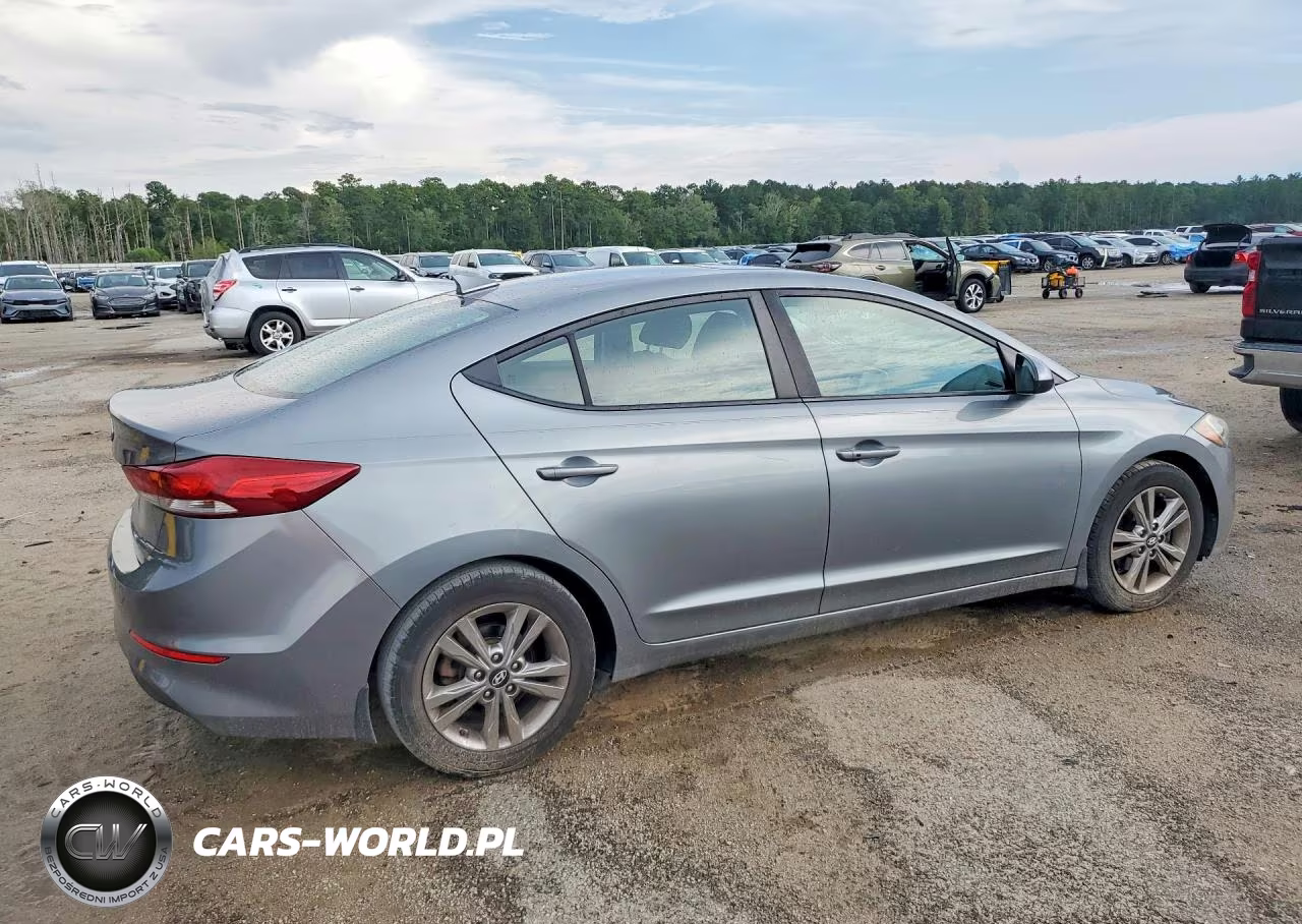 2018 Hyundai Elantra Value Edition VIN:KMHD84LF6JU567143 - 3