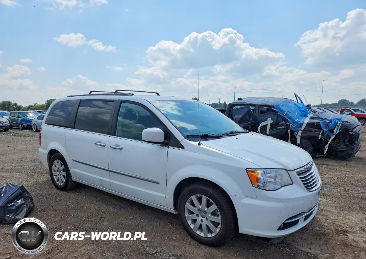 2015 Chrysler Town & Country Touring VIN:2C4RC1BG4FR754449 - 4