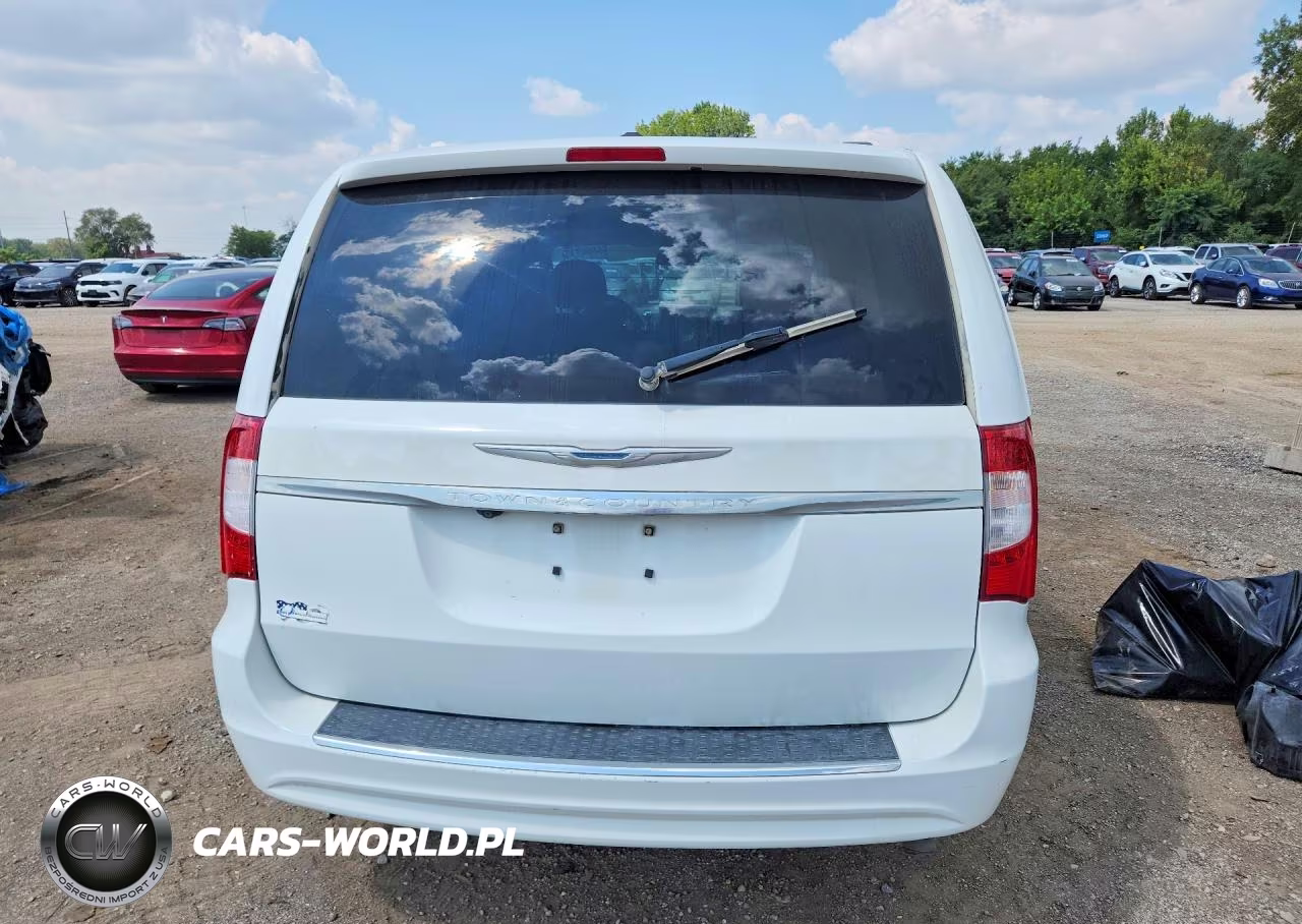 2015 Chrysler Town & Country Touring VIN:2C4RC1BG4FR754449 - 6