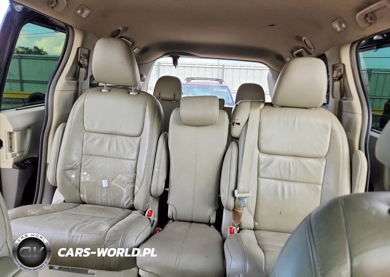 2018 Toyota Sienna Xle 8-Passenger VIN:5TDYZ3DC7JS959098 - 10