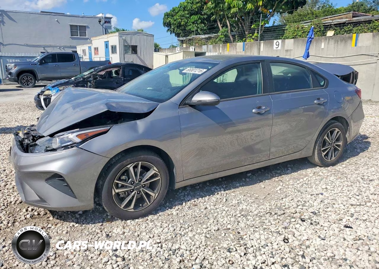 2024 Kia Forte Lxs – zdjęcie 1 z 12