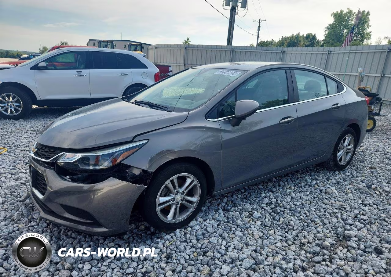 2018 Chevrolet Cruze Lt VIN:1G1BE5SM2J7177559 - 1
