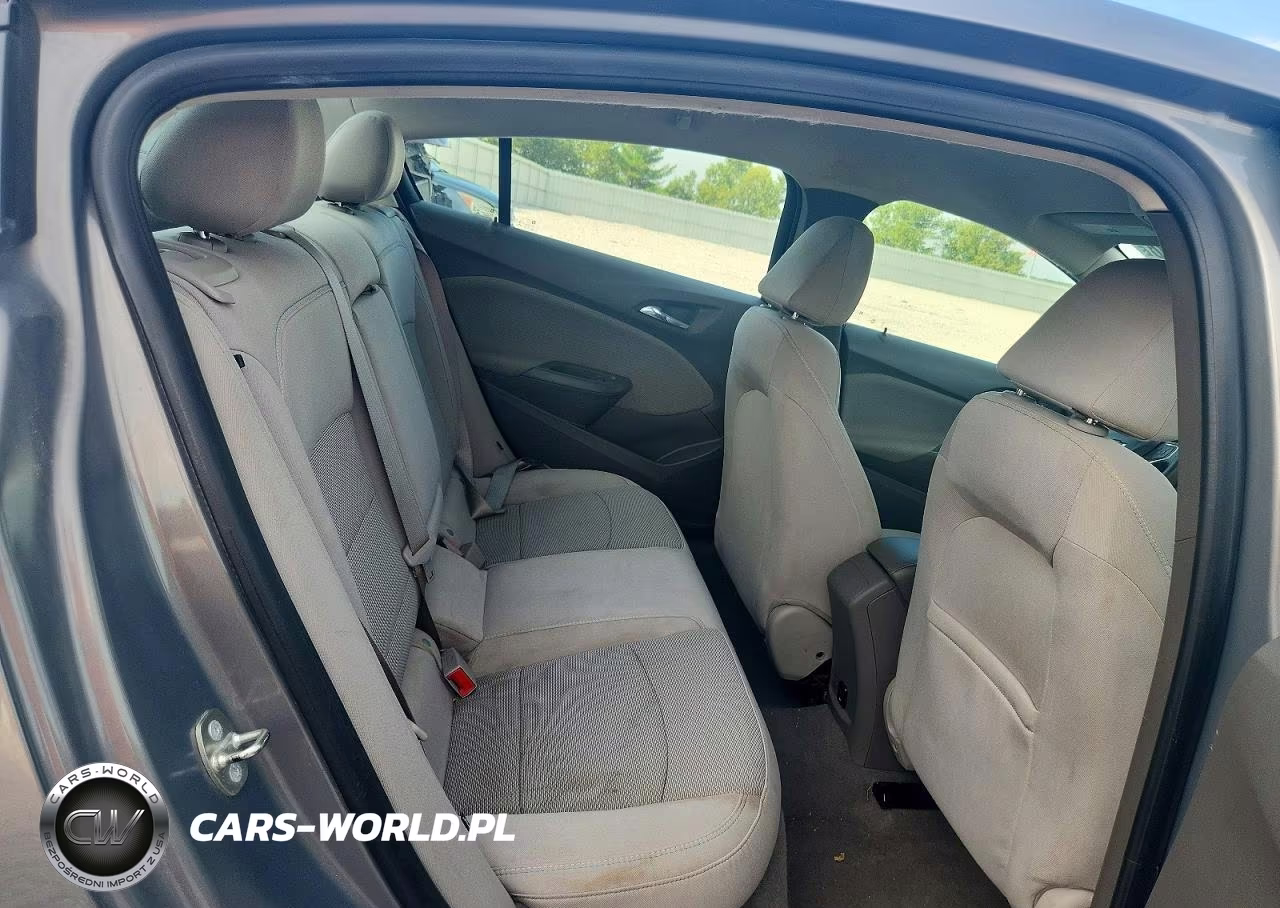 2018 Chevrolet Cruze Lt VIN:1G1BE5SM2J7177559 - 10
