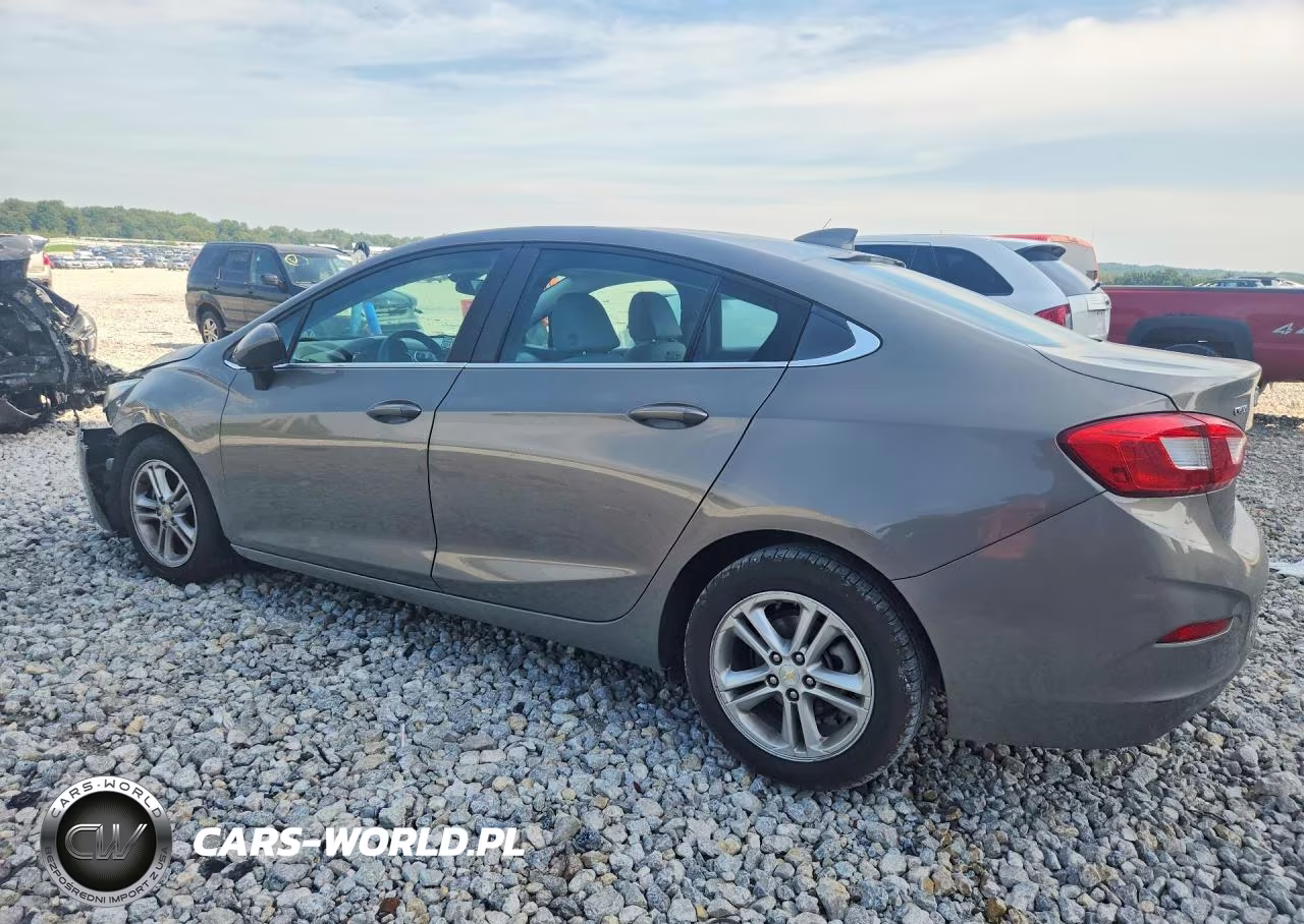 2018 Chevrolet Cruze Lt VIN:1G1BE5SM2J7177559 - 2