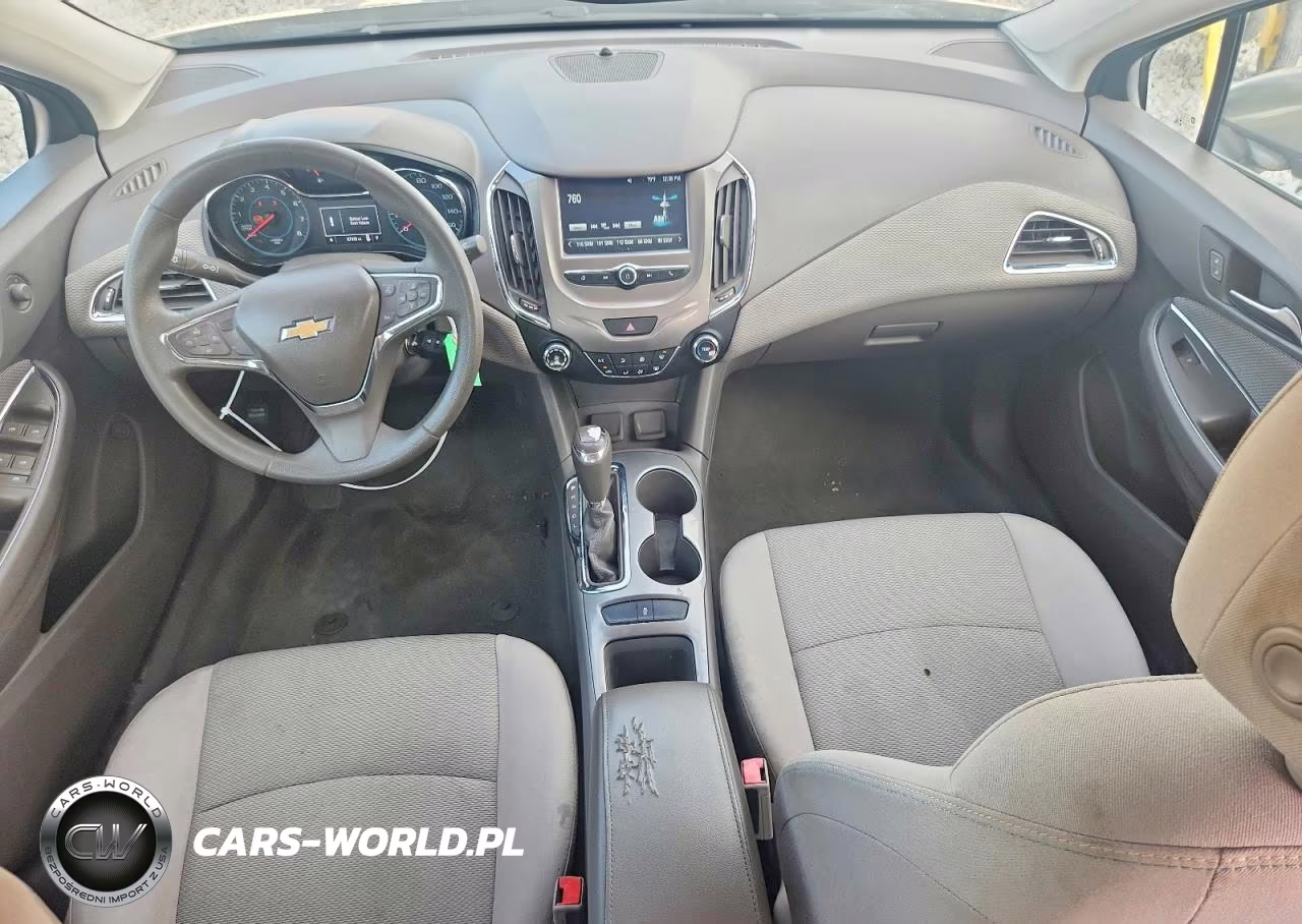 2018 Chevrolet Cruze Lt VIN:1G1BE5SM2J7177559 - 8