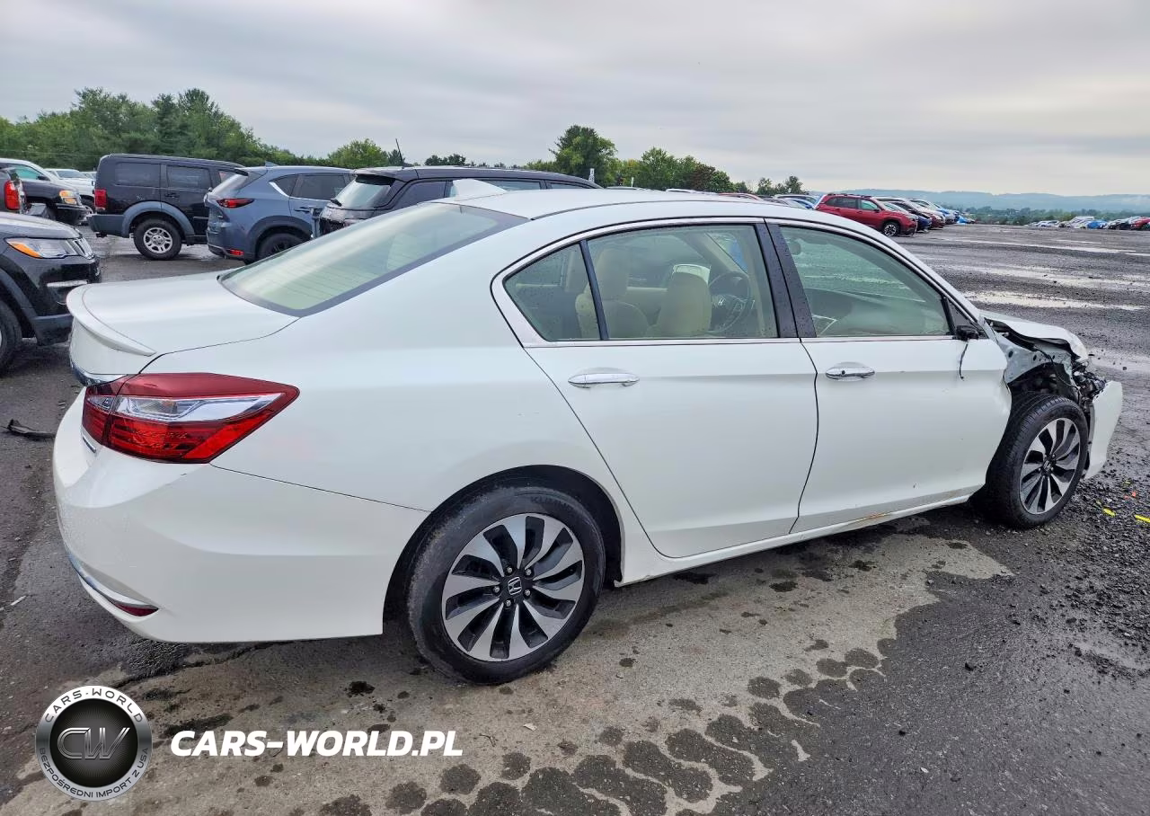 2017 Honda Accord Hybrid VIN:JHMCR6F38HC012770 - 3