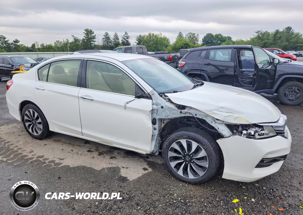 2017 Honda Accord Hybrid VIN:JHMCR6F38HC012770 - 4