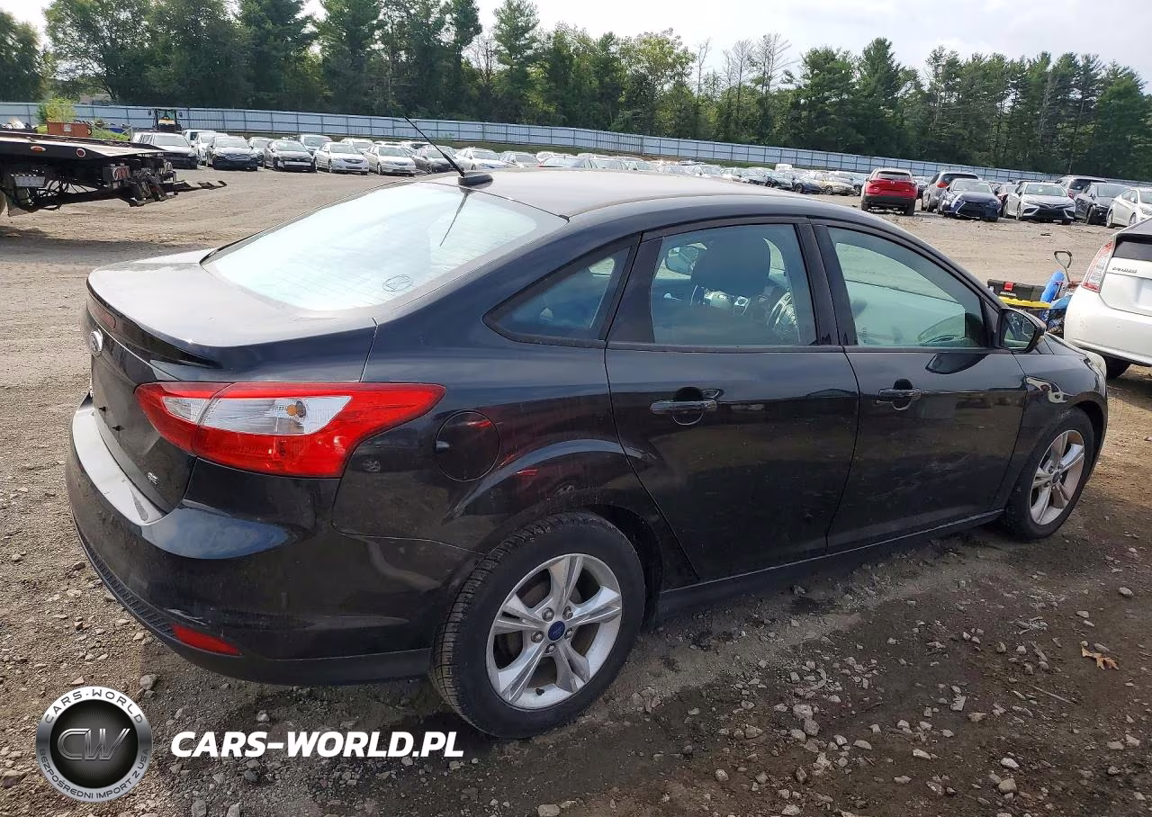 2014 Ford Focus Se VIN:1FADP3F26EL360487 - 3