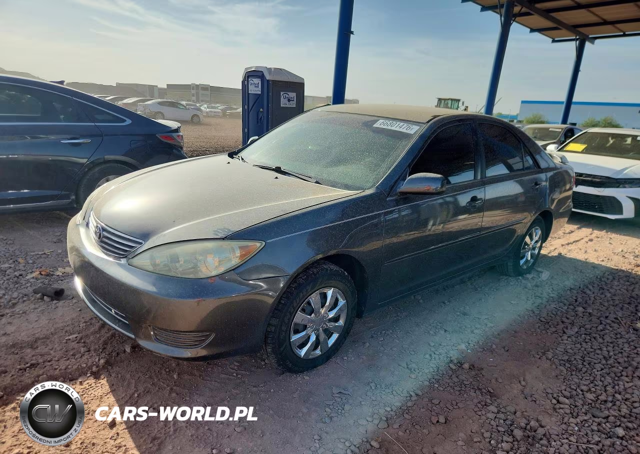 2005 Toyota Camry Le – zdjęcie 1 z 12