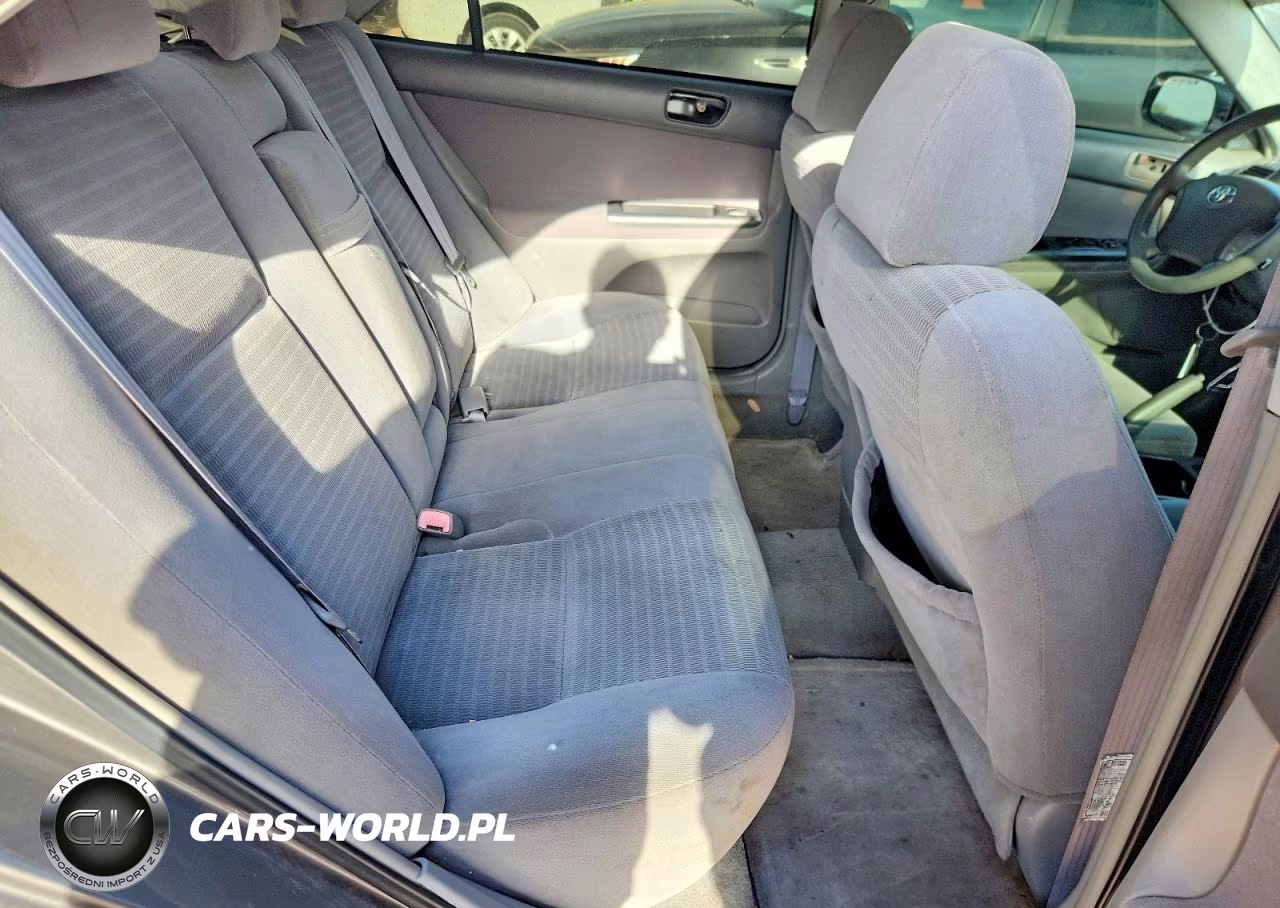 2005 Toyota Camry Le VIN:4T1BE32K75U988335 - 10
