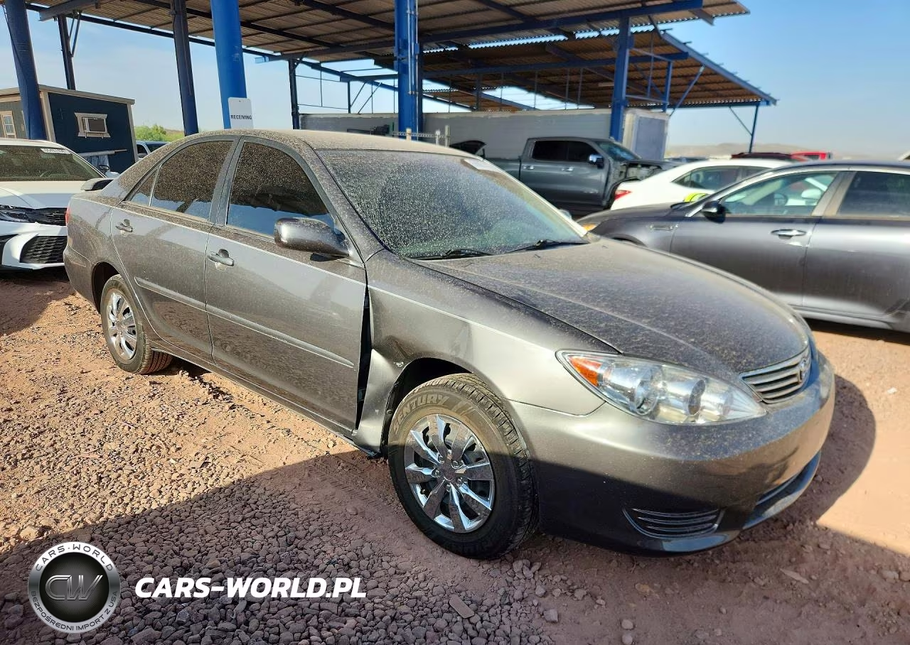 2005 Toyota Camry Le VIN:4T1BE32K75U988335 - 4