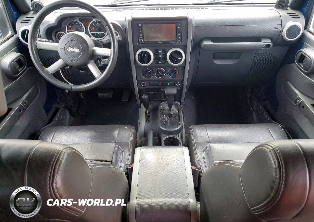 2010 Jeep Wrangler Unlimited Sahara VIN:1J4BA5H17AL179941 - 8