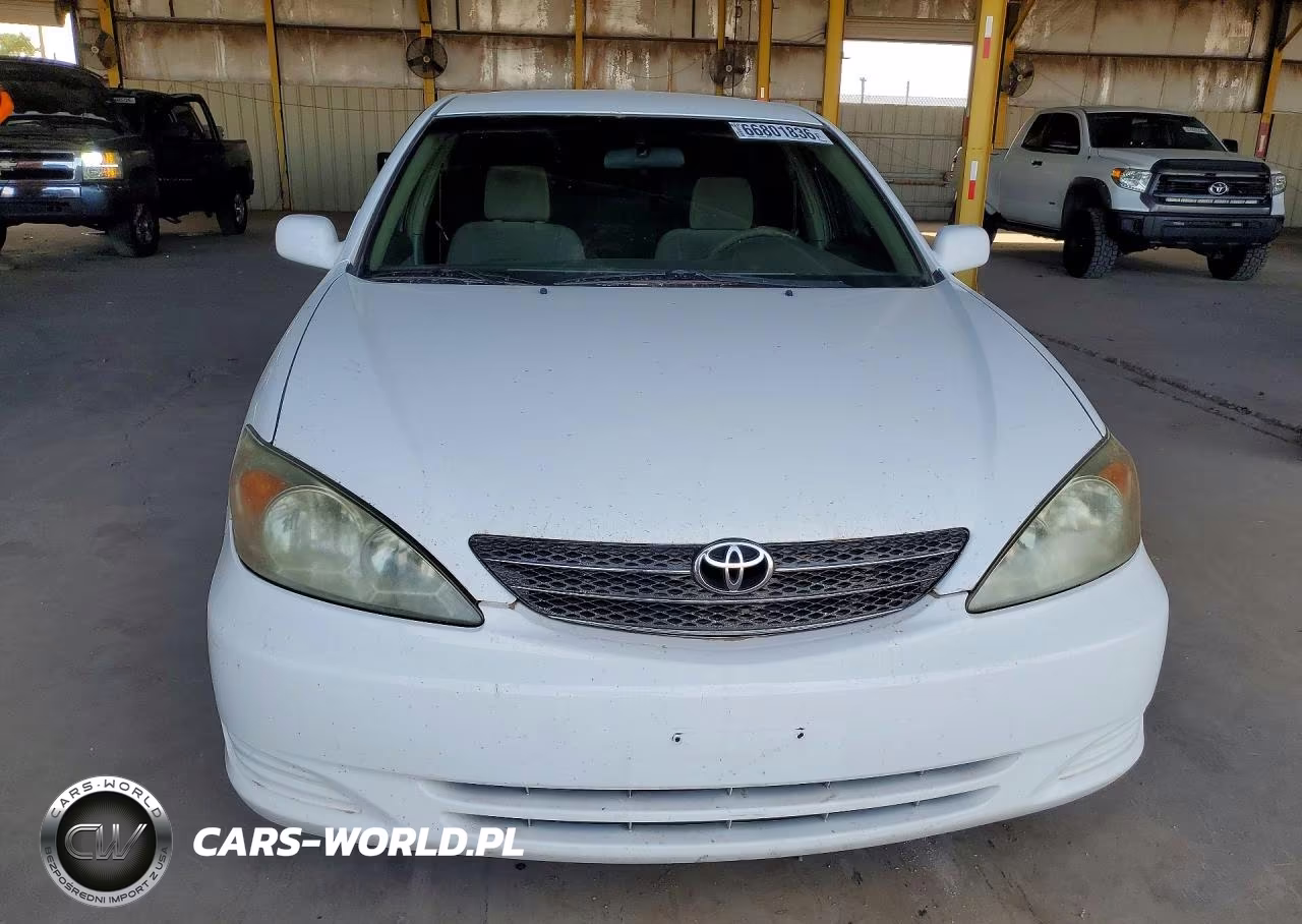 2002 Toyota Camry Le VIN:4T1BE32K82U080293 - 5