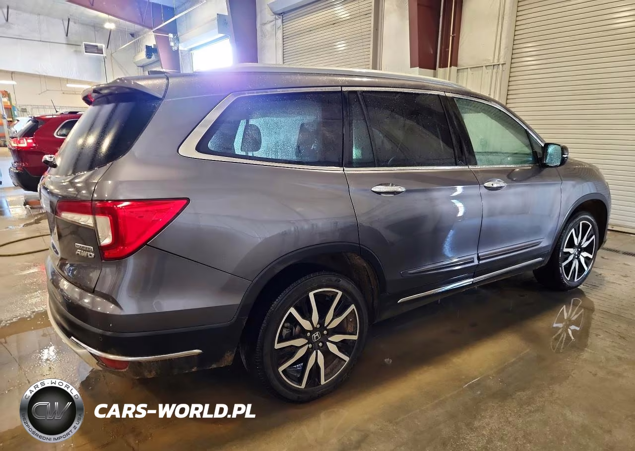2019 Honda Pilot Touring VIN:5FNYF6H6XKB076505 - 3