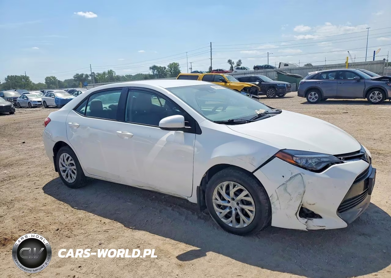 2017 Toyota Corolla Le VIN:5YFBURHE2HP646059 - 4