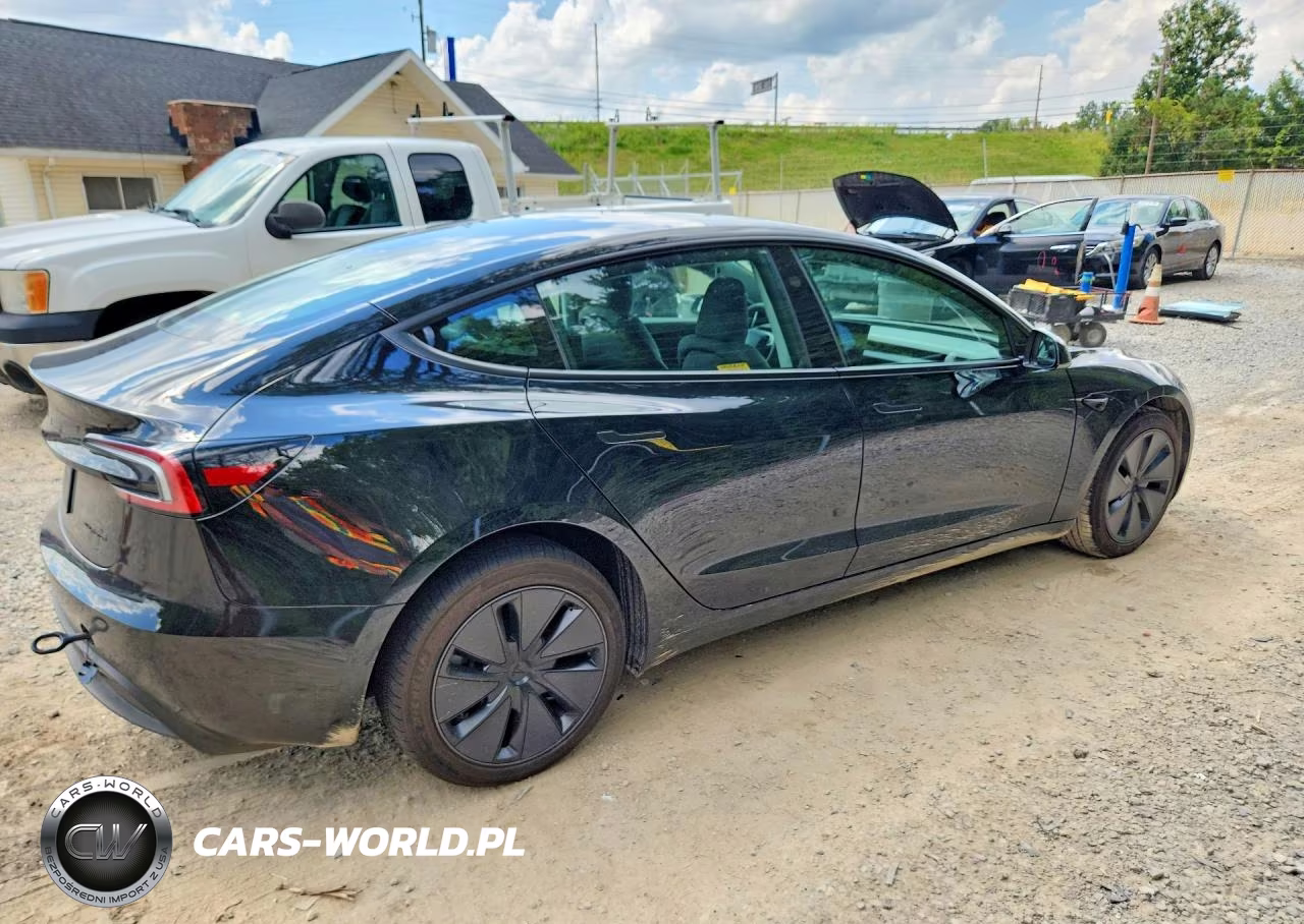 2026 Tesla Model 3 VIN:5YJ3E1EB9TF179918 - 3