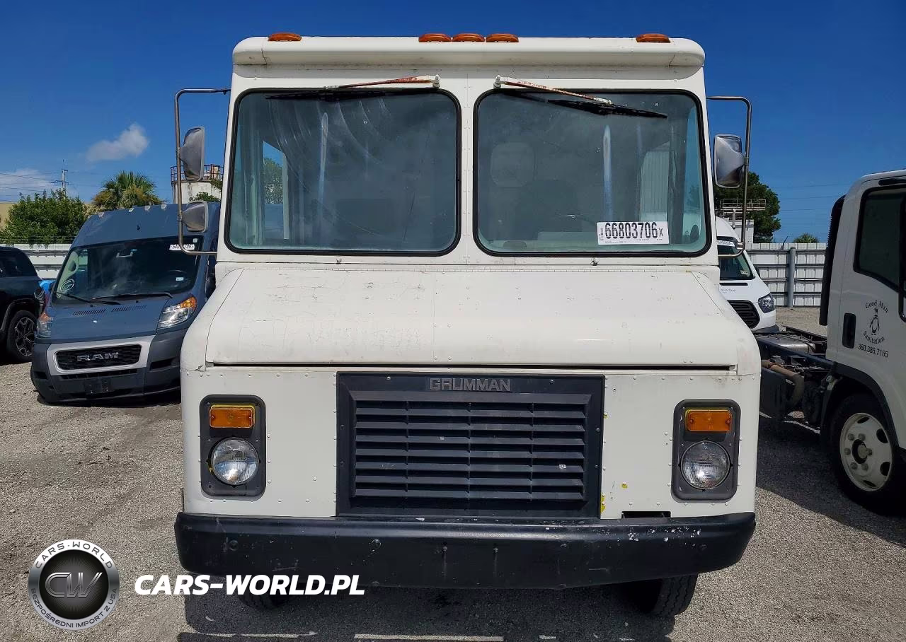 1993 Chevrolet P30 - Van Cab And Chassis VIN:1GBKP32K4P3324120 - 5