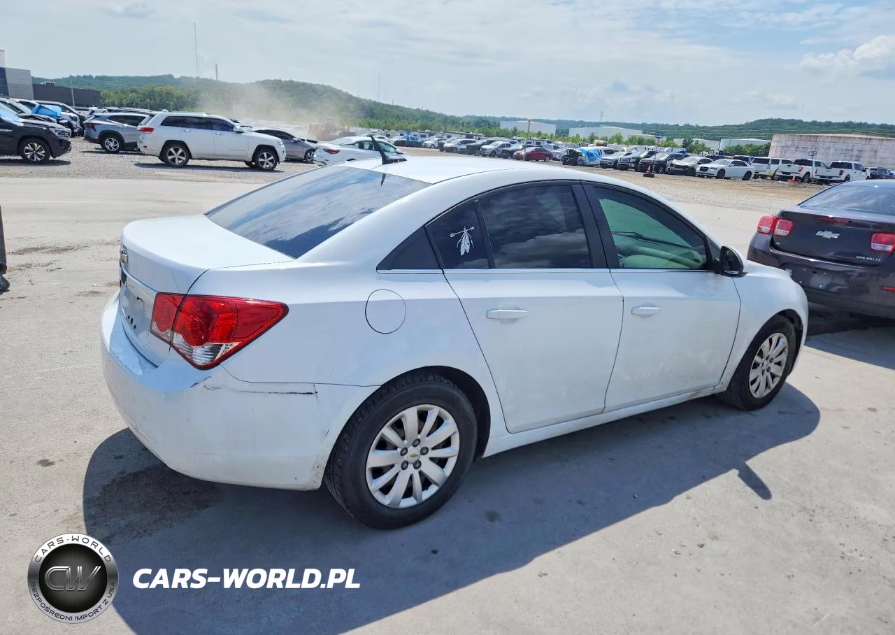 2011 Chevrolet Cruze Ls VIN:1G1PC5SH3B7186156 - 3