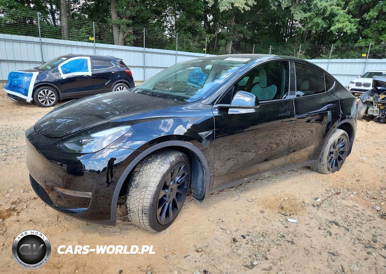 2024 Tesla Model Y VIN:7SAYGDEE3RA270574 - 1