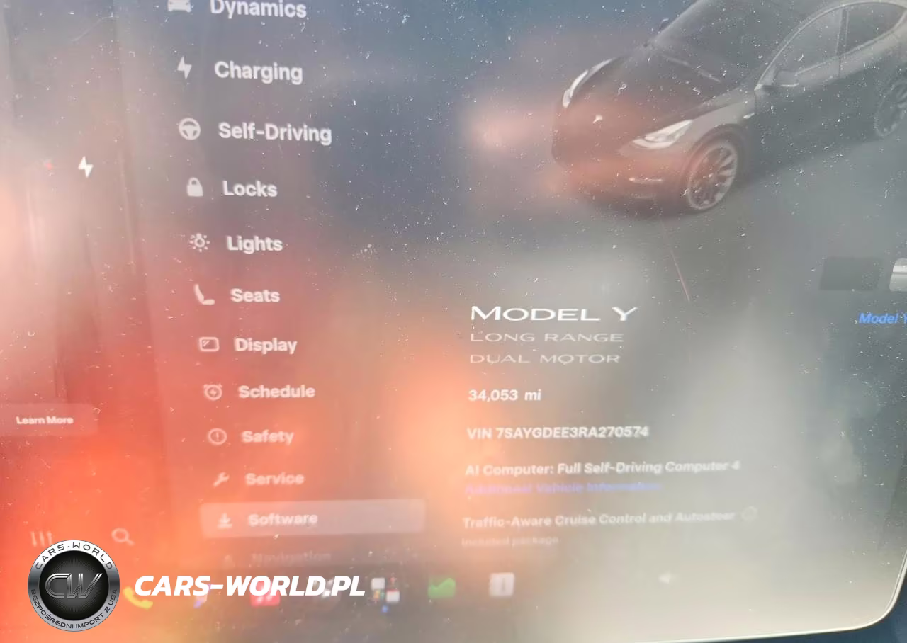 2024 Tesla Model Y VIN:7SAYGDEE3RA270574 - 9