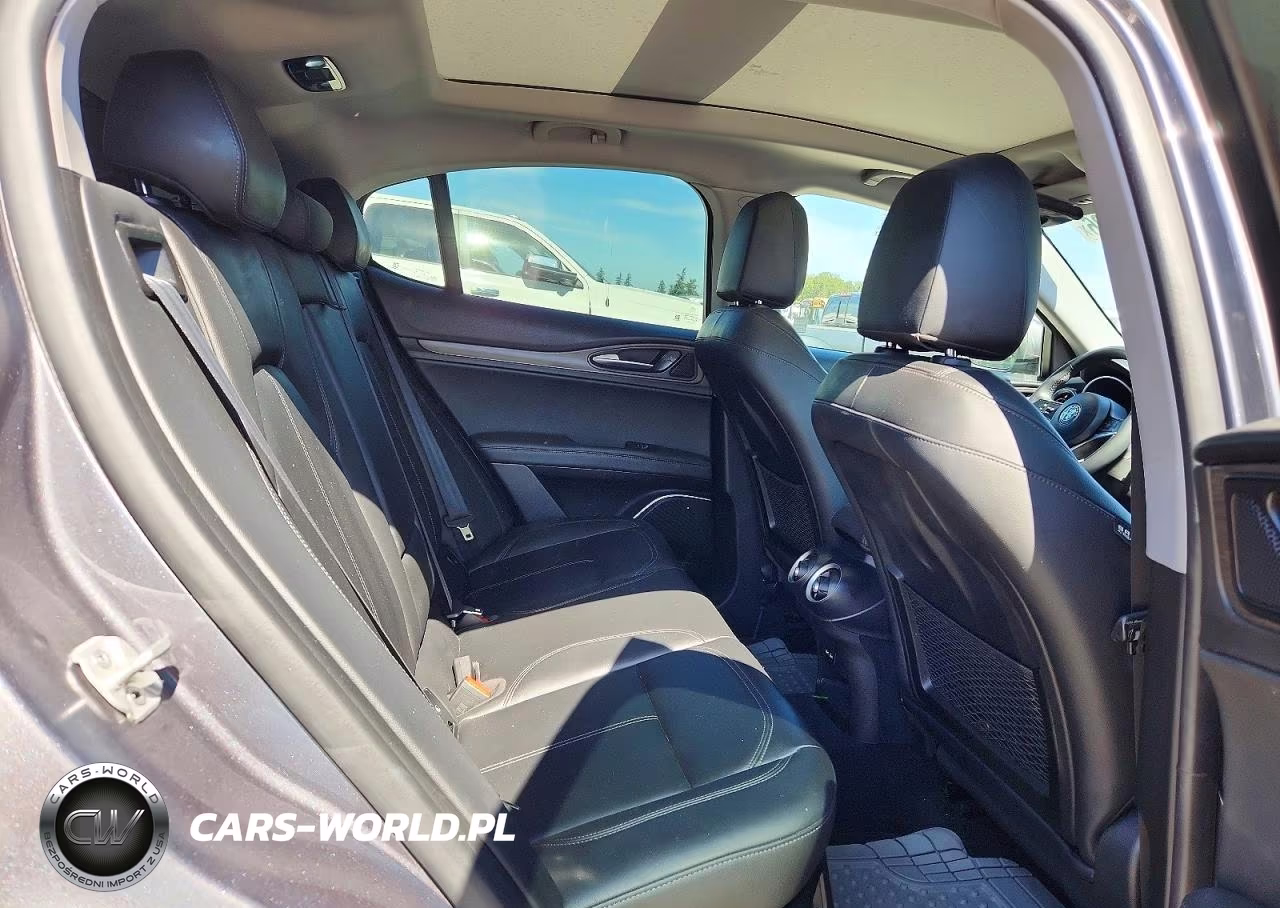 2018 Alfa Romeo Stelvio Ti VIN:ZASFAKBN4J7B96374 - 11