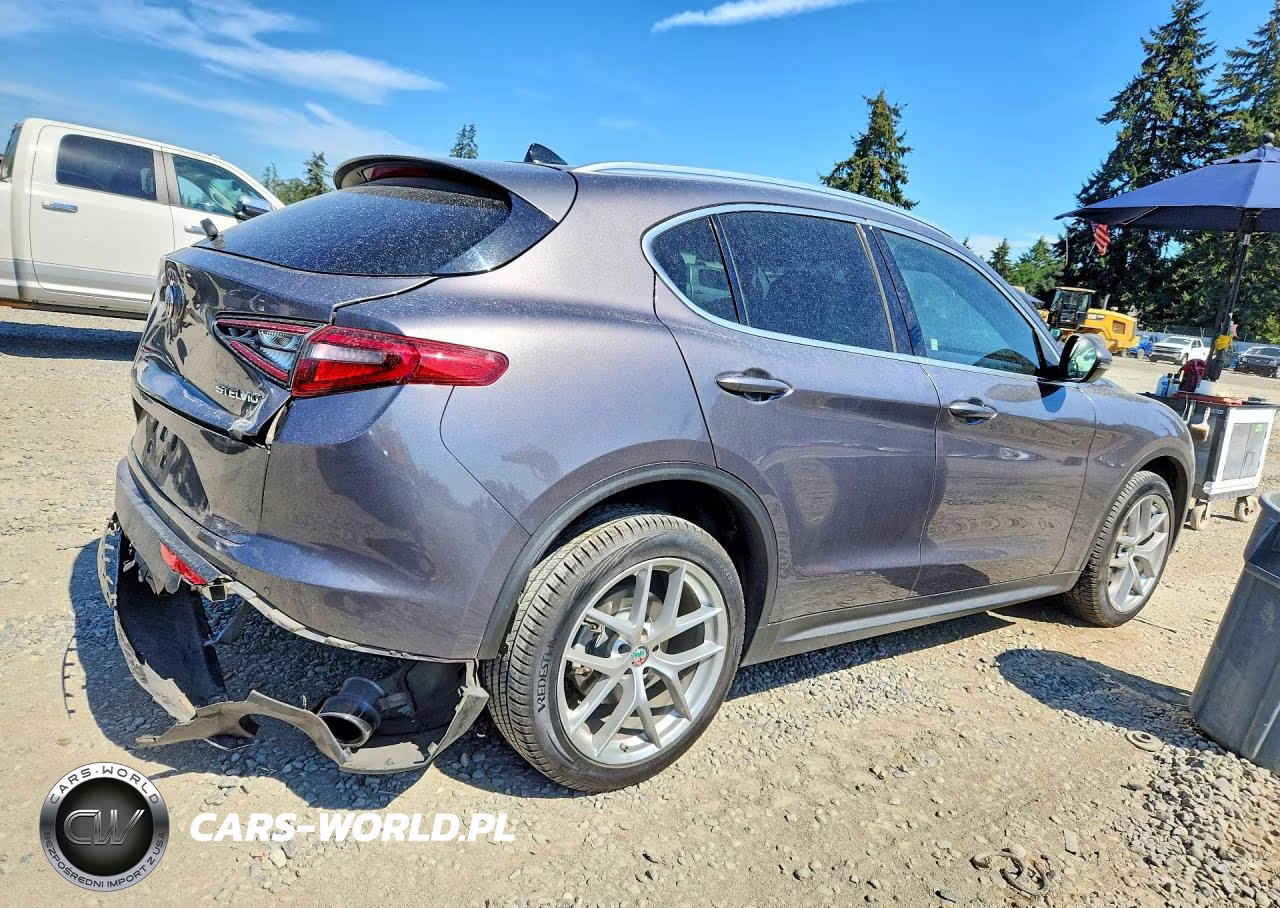 2018 Alfa Romeo Stelvio Ti VIN:ZASFAKBN4J7B96374 - 3