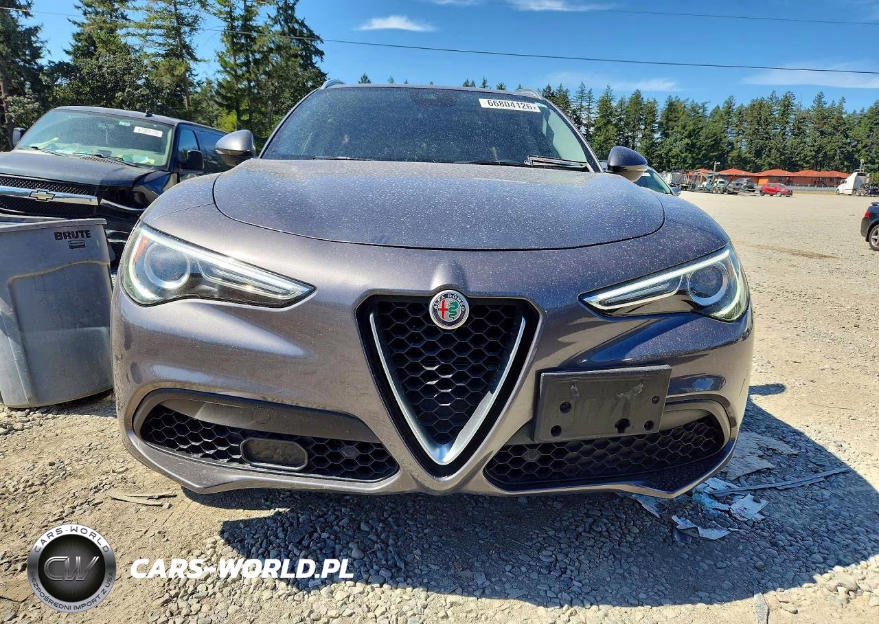 2018 Alfa Romeo Stelvio Ti VIN:ZASFAKBN4J7B96374 - 5
