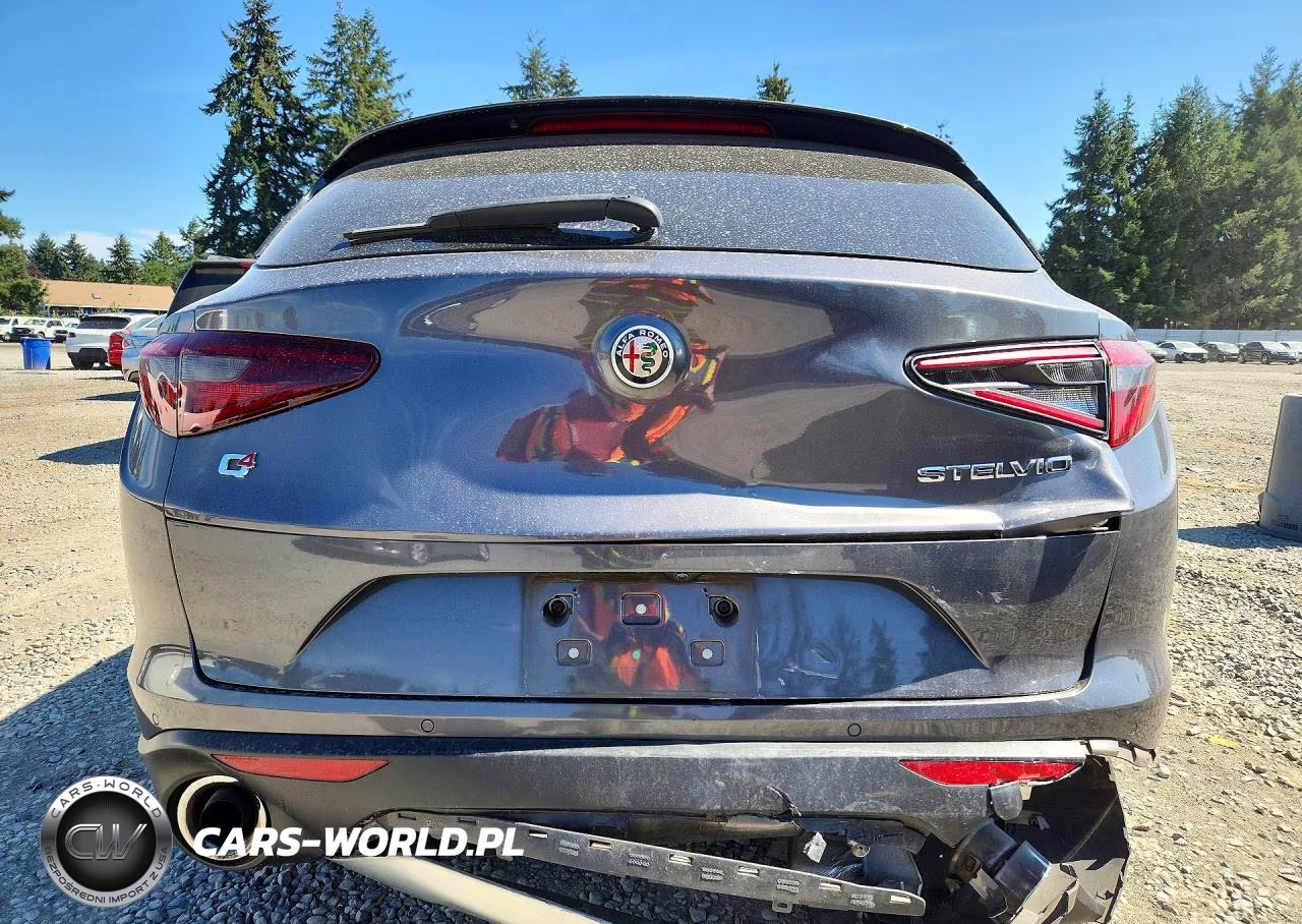 2018 Alfa Romeo Stelvio Ti VIN:ZASFAKBN4J7B96374 - 6
