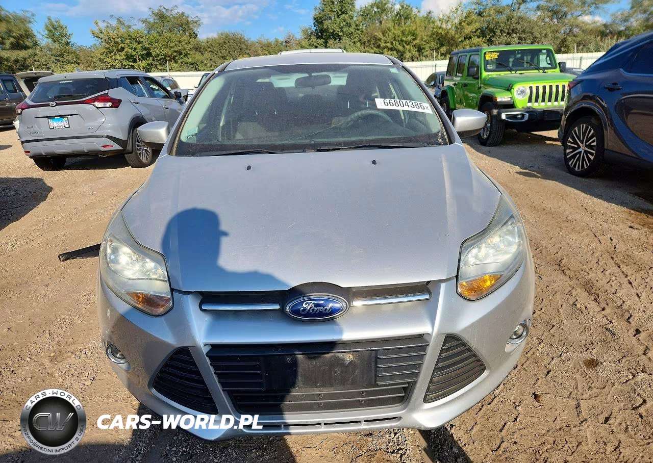 2012 Ford Focus Se VIN:1FAHP3F26CL176021 - 5