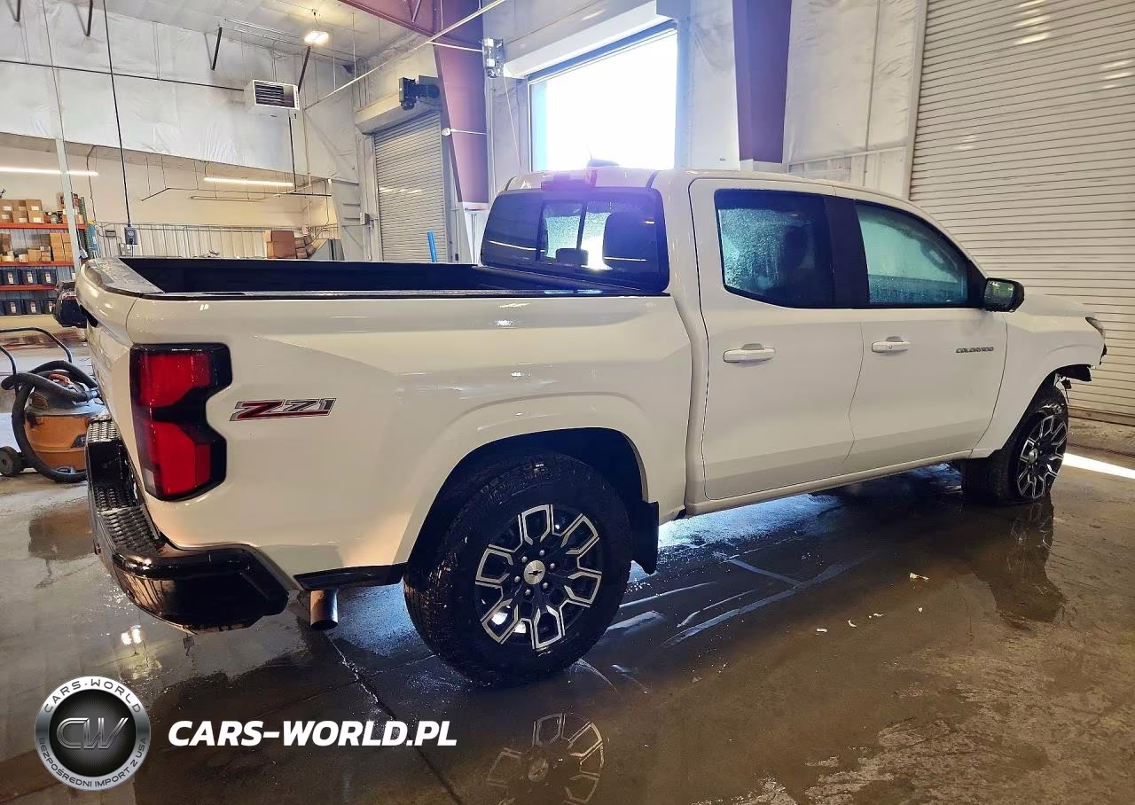 2025 Chevrolet Colorado Z71 VIN:1GCPTDEK5S1130053 - 3