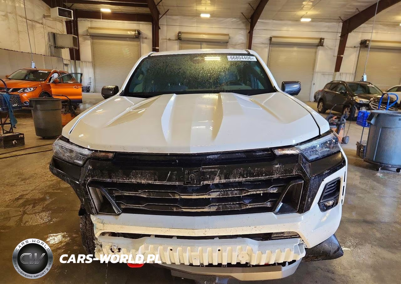 2025 Chevrolet Colorado Z71 VIN:1GCPTDEK5S1130053 - 5