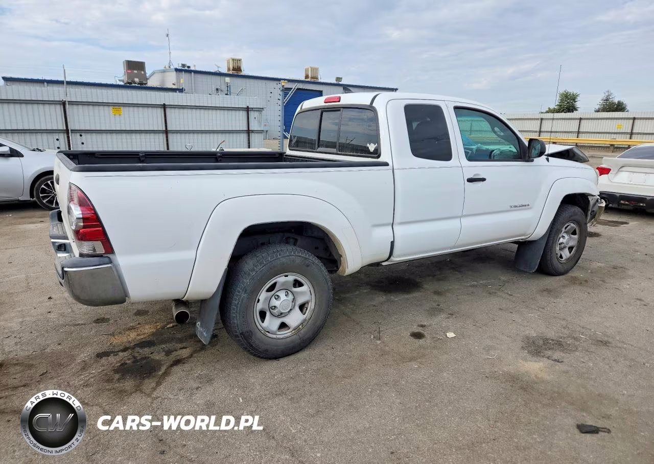 2014 Toyota Tacoma Base VIN:5TFUX4EN3EX026888 - 3